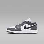 NIKE公式】エア ジョーダン 1 LOW ジュニアシューズ.オンラインストア